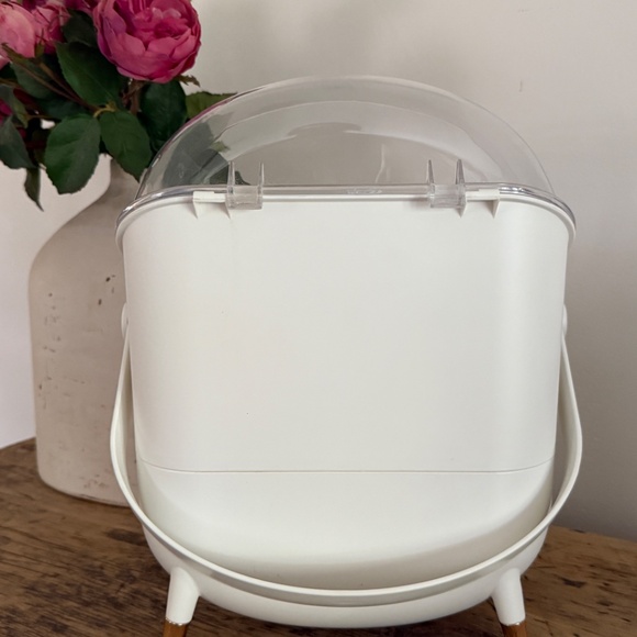 Cosmetic Storage Box Bathroom Desktop Beauty Makeup Organizer; like new White - Picture 2 of 8